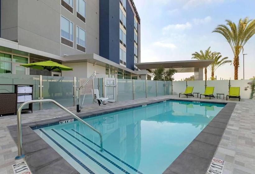 Отель Springhill Suites By Marriott Anaheim Placentia Fullerton
