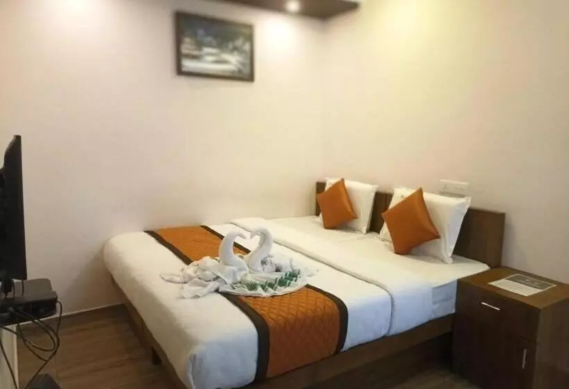 Majestic Inn