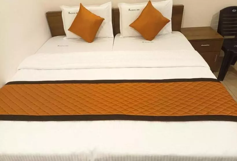 Majestic Inn