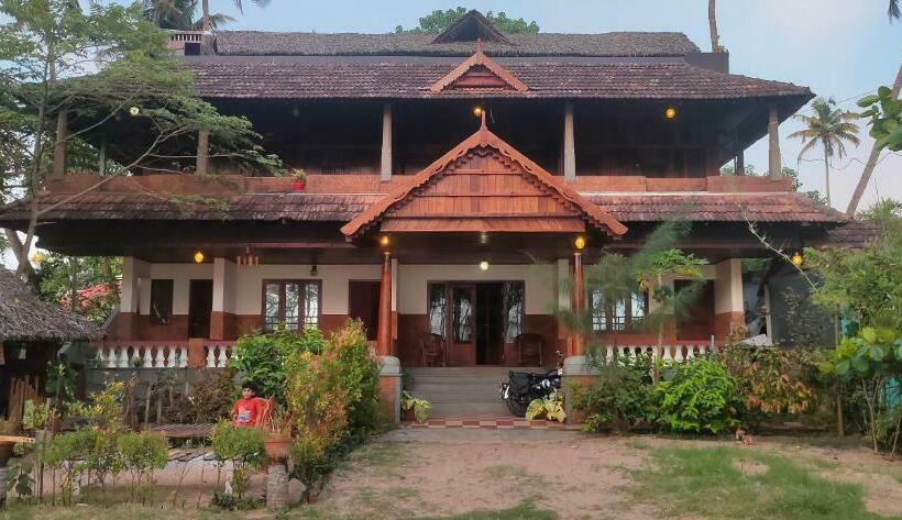 פנסיון Ambadi S Villa