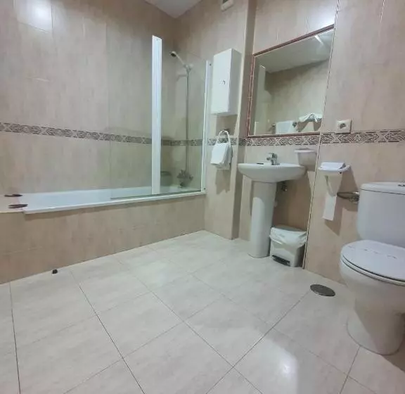 پانسیون Hostal La Cigueña