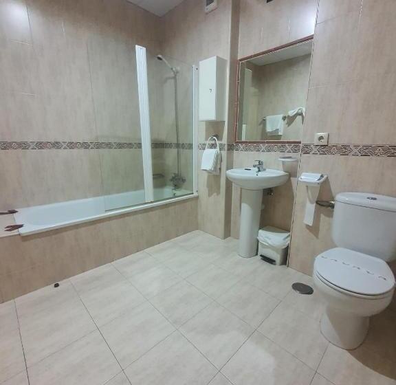 פנסיון Hostal La Cigueña