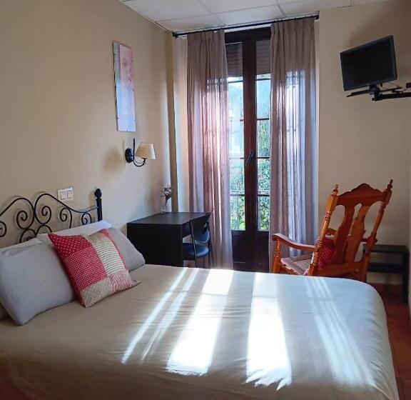 פנסיון Hostal La Cigueña