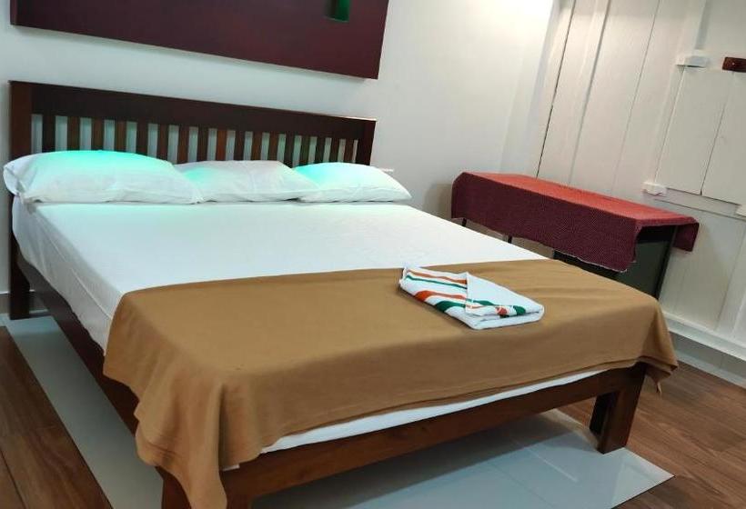 פנסיון Ambadi S Villa