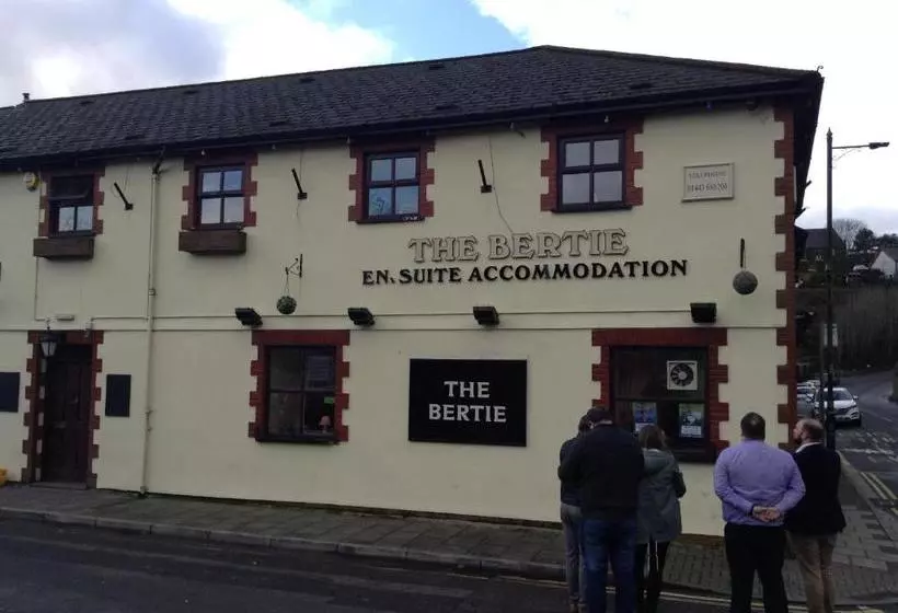 Hotelli Bertie Pontypridd