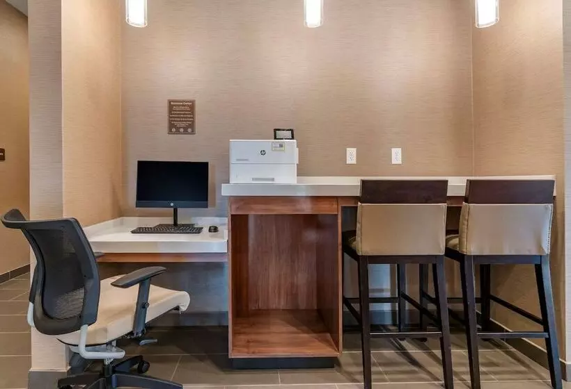 Hotelli Comfort Suites Camp Hillharrisburg West