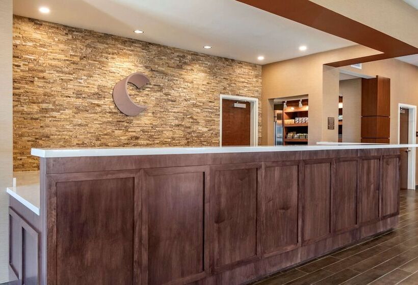 Отель Comfort Suites Camp Hillharrisburg West