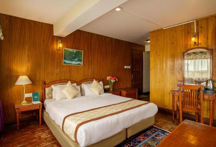 Muscatel Himalayan Resort   400 Mts From Mall Road