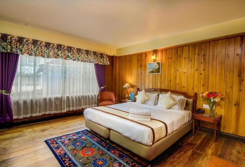 Muscatel Himalayan Resort   400 Mts From Mall Road