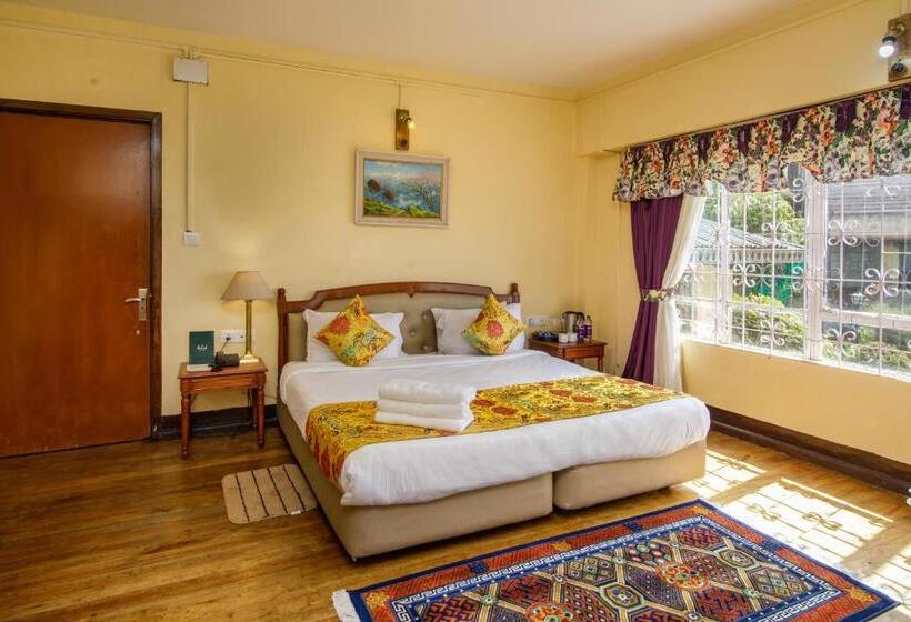 Muscatel Himalayan Resort   400 Mts From Mall Road