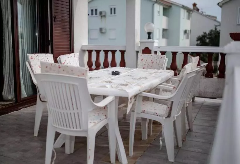 پانسیون Apartments Zentil Banjol