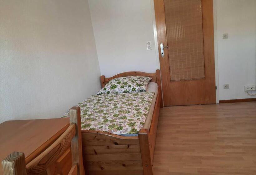 פנסיון Haus Waldeck