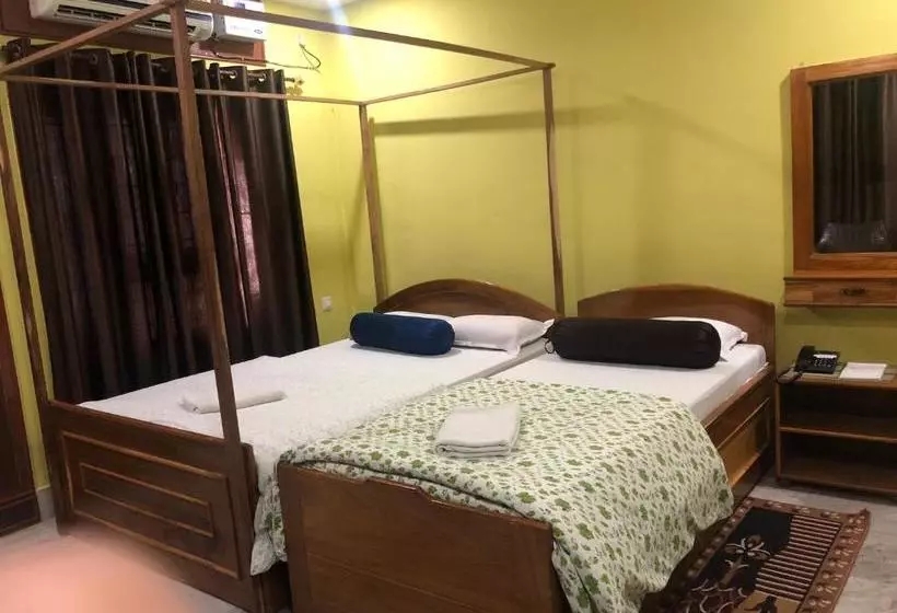 ペンション Nirvana Guest House