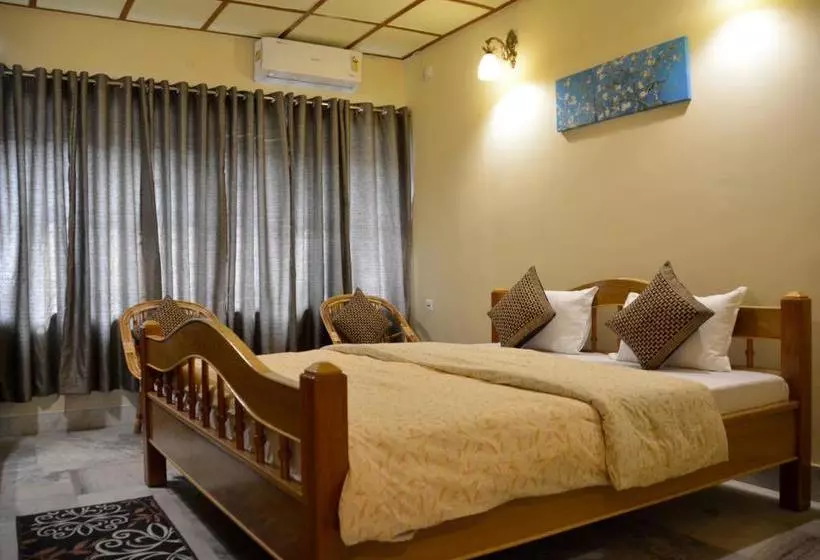 ペンション Nirvana Guest House