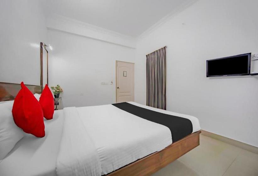 בית מלון כפרי Vaccinated Staff  Capital O 77327 Jm Inn