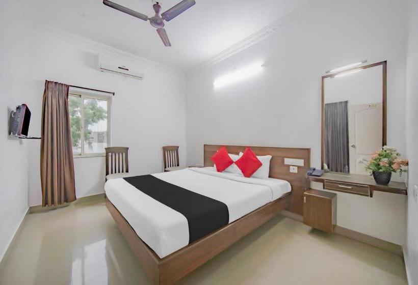 בית מלון כפרי Vaccinated Staff  Capital O 77327 Jm Inn