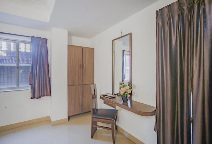 בית מלון כפרי Vaccinated Staff  Capital O 77327 Jm Inn