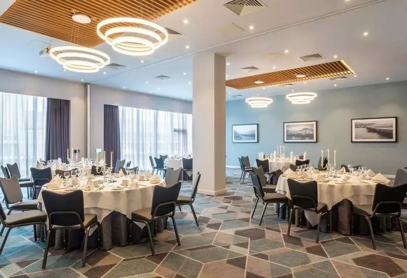 هتل Holiday Inn  Dublin Airport, An Ihg
