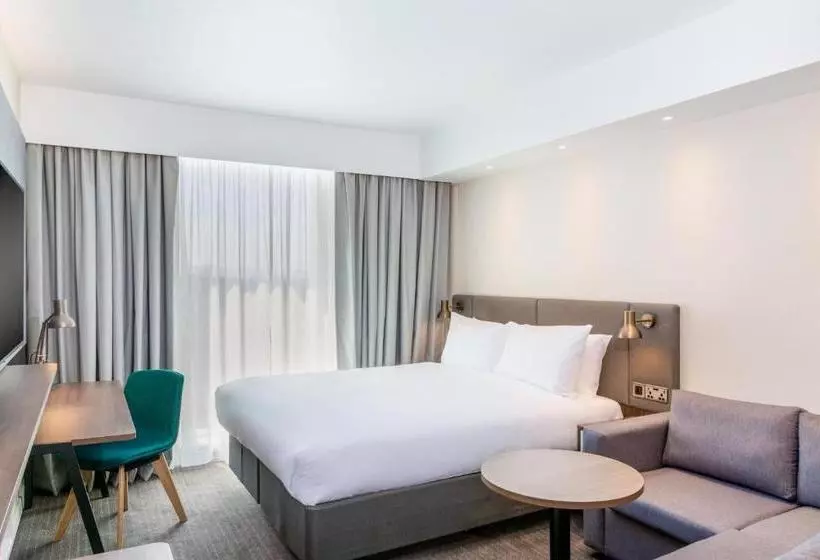 هتل Holiday Inn  Dublin Airport, An Ihg