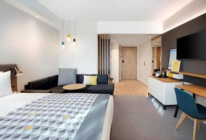 هتل Holiday Inn  Dublin Airport, An Ihg