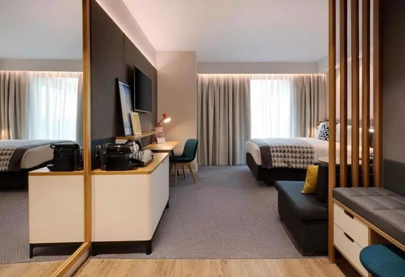 هتل Holiday Inn  Dublin Airport, An Ihg