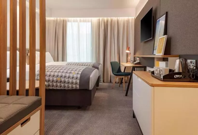 هتل Holiday Inn  Dublin Airport, An Ihg
