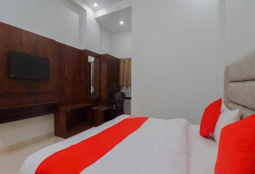 Hotel Oyo 77277 Shree Paradise