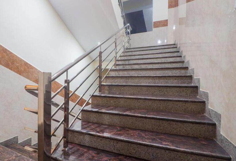 Hotel Oyo 77277 Shree Paradise