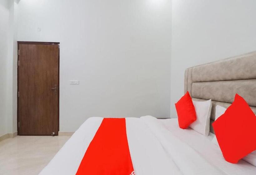 Hotel Oyo 77277 Shree Paradise