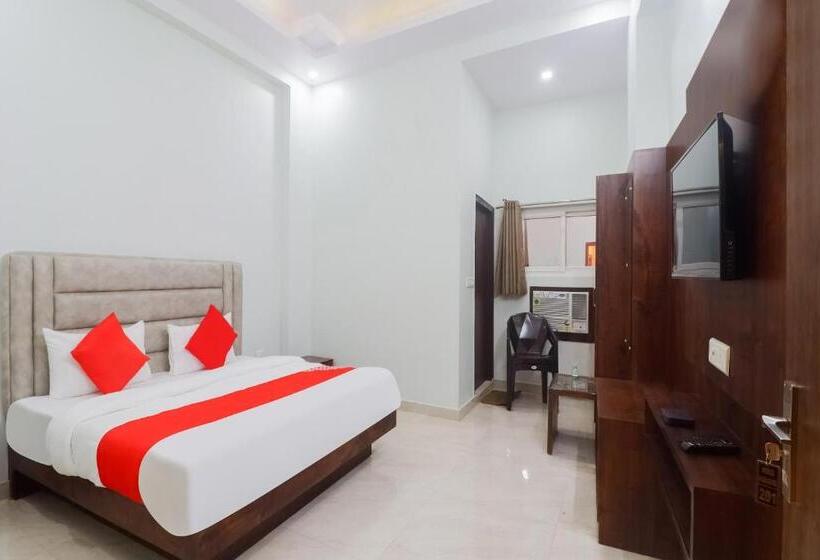 Hotel Oyo 77277 Shree Paradise