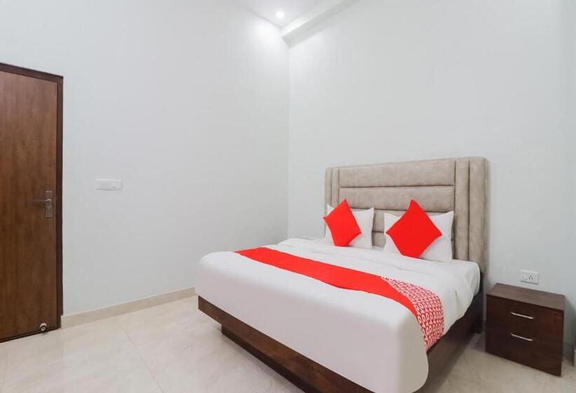 Hotel Oyo 77277 Shree Paradise