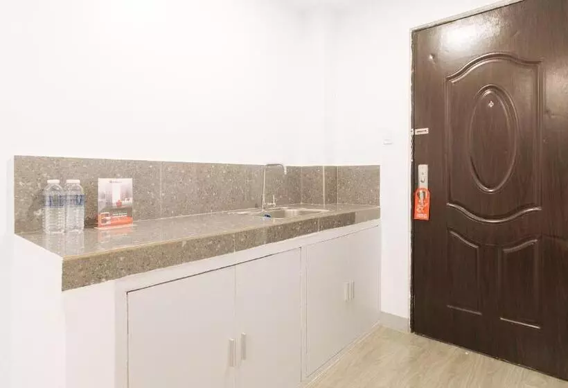 ホテル Reddoorz Near Zobel Roxas St