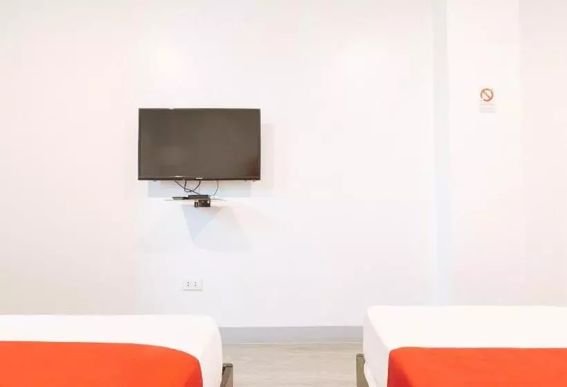 ホテル Reddoorz Near Zobel Roxas St