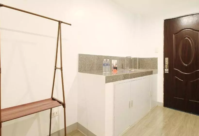 ホテル Reddoorz Near Zobel Roxas St