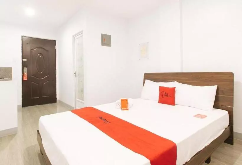 ホテル Reddoorz Near Zobel Roxas St