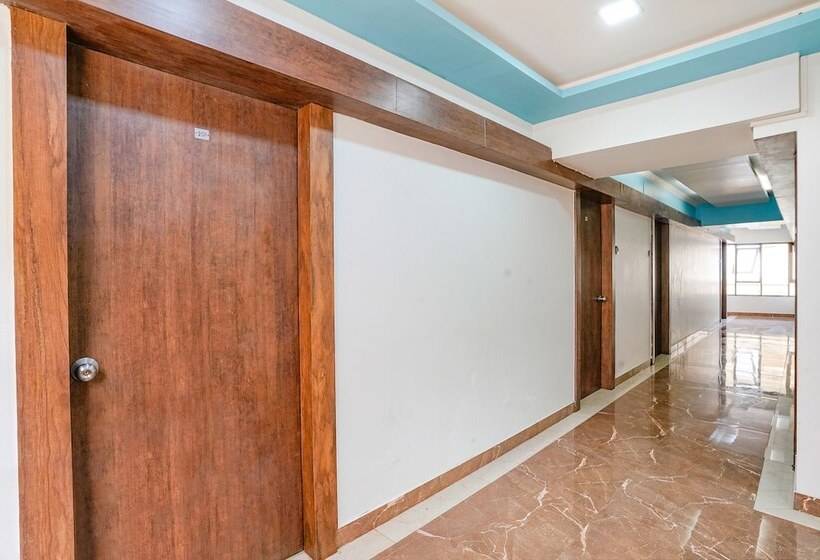 ペンション Fabexpress White House   Nr Midc Khargar