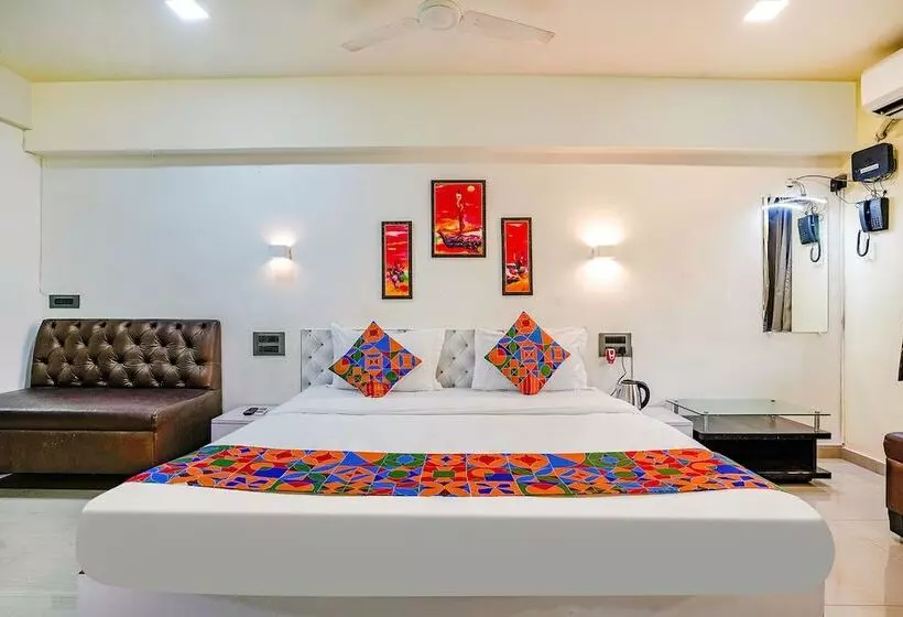 Majatalo Fabexpress White House   Nr Midc Khargar