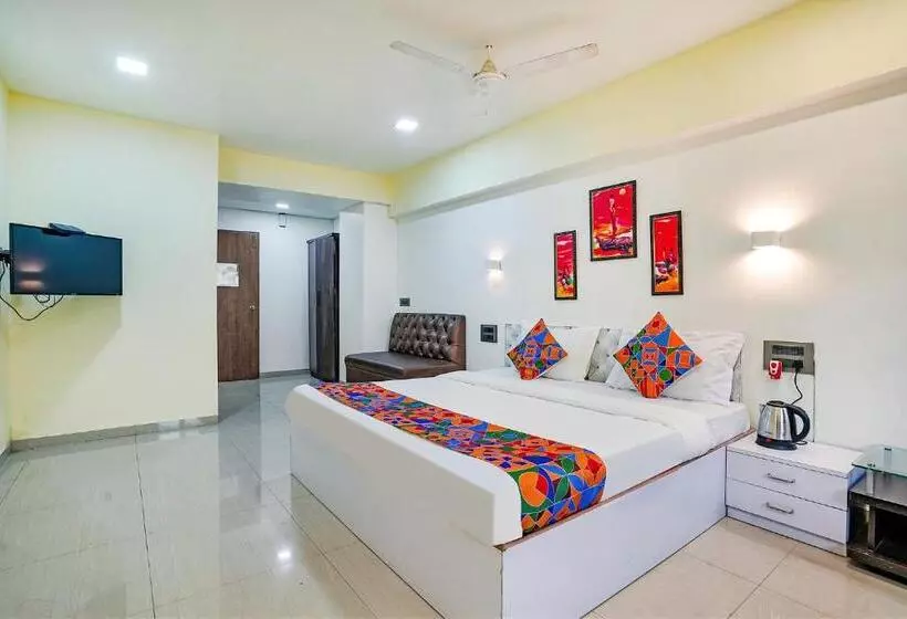 Majatalo Fabexpress White House   Nr Midc Khargar