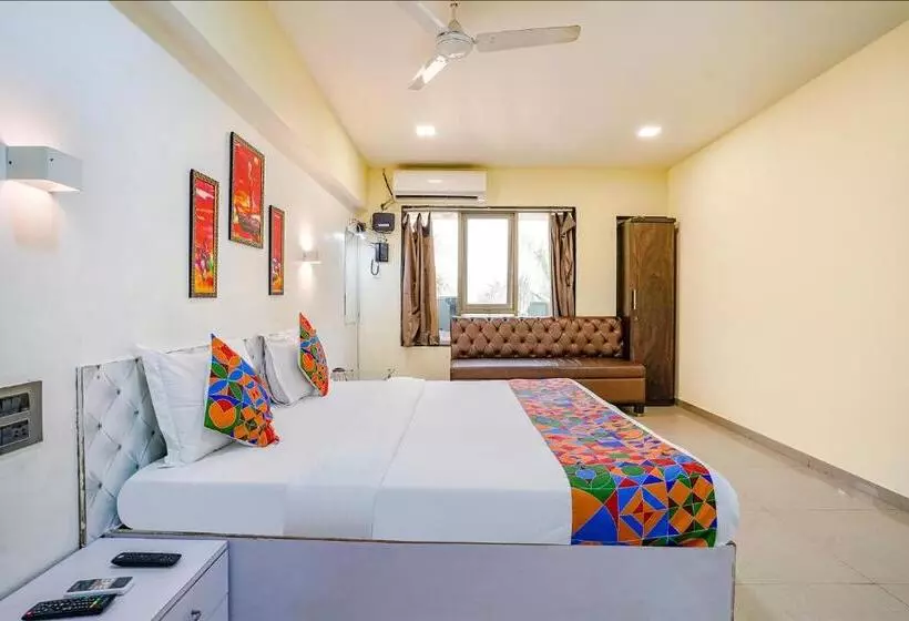 Majatalo Fabexpress White House   Nr Midc Khargar