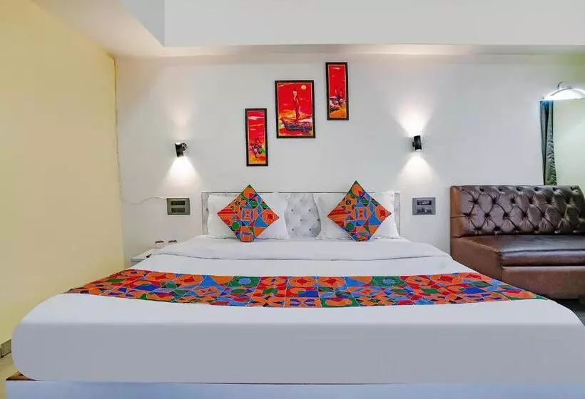 Majatalo Fabexpress White House   Nr Midc Khargar