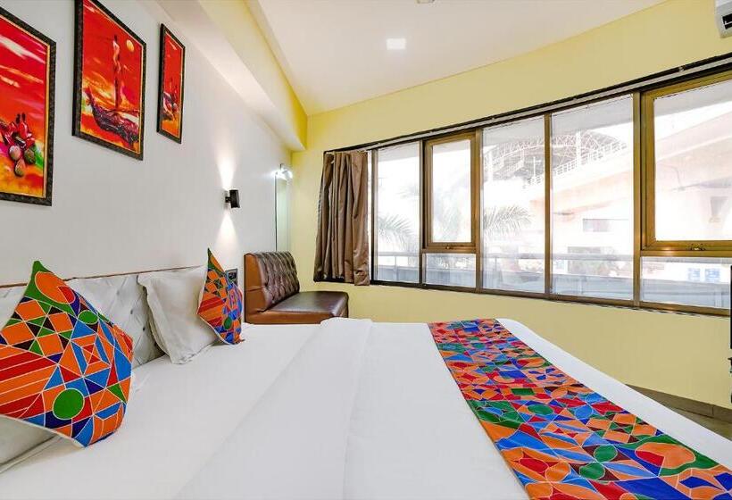 ペンション Fabexpress White House   Nr Midc Khargar