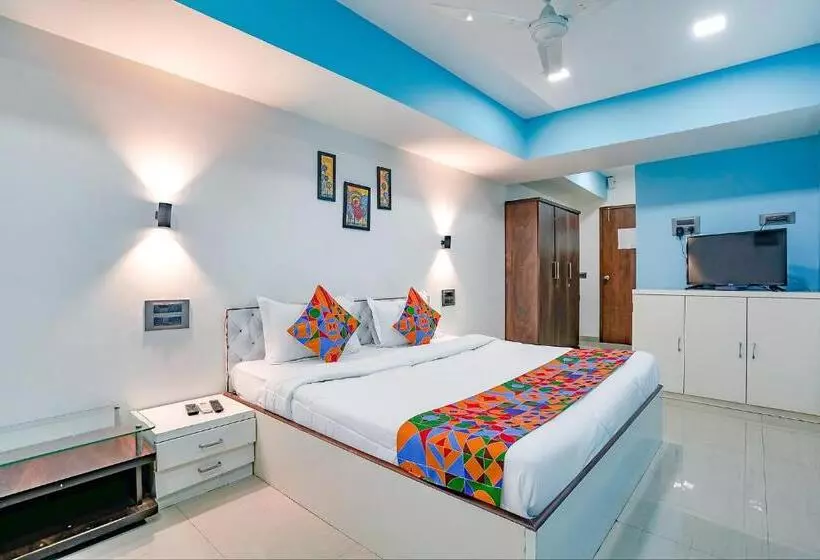 Majatalo Fabexpress White House   Nr Midc Khargar