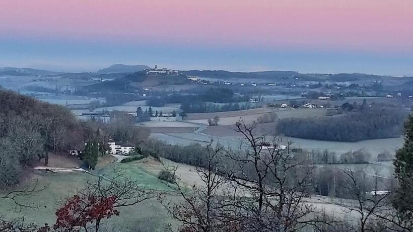 بنسيون Manoir Le Moulinal47   Vue Panoramique