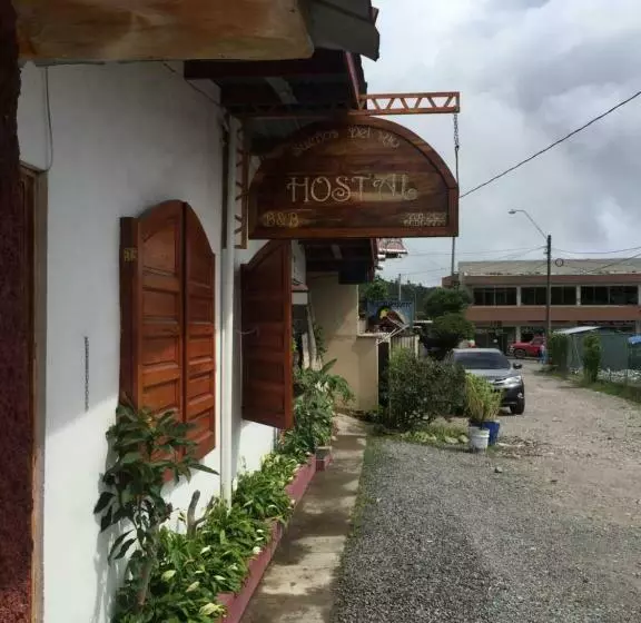 ユースホステル Hostal Sueños Del Río
