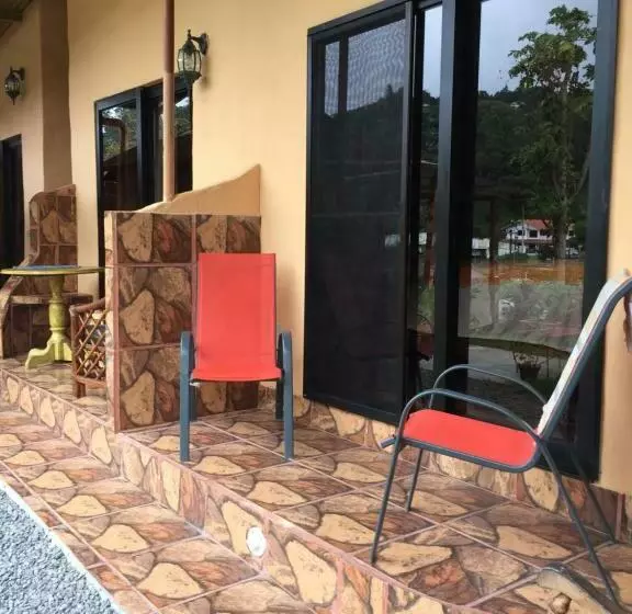 ユースホステル Hostal Sueños Del Río