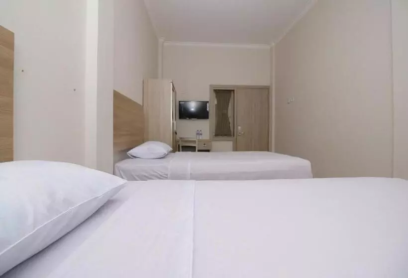 ユースホステル Reddoorz Near Jalan Kolonel Haji Burlian Palembang