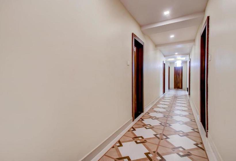 Capital O76275 Hotel Kasturi Residency