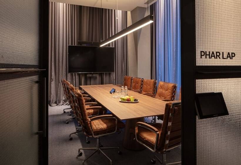 Next Hotel Melbourne, Curio Collection By Hilton