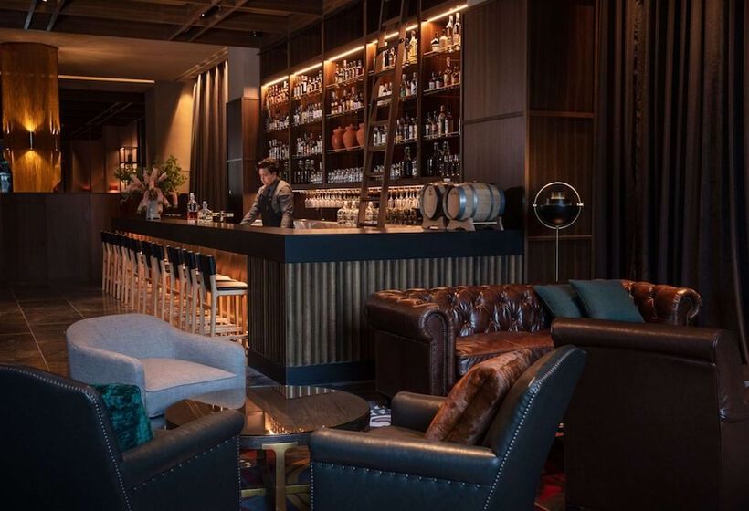 Next Hotel Melbourne, Curio Collection By Hilton