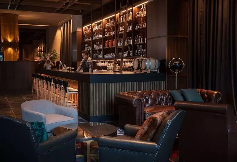 Next Hotel Melbourne, Curio Collection By Hilton